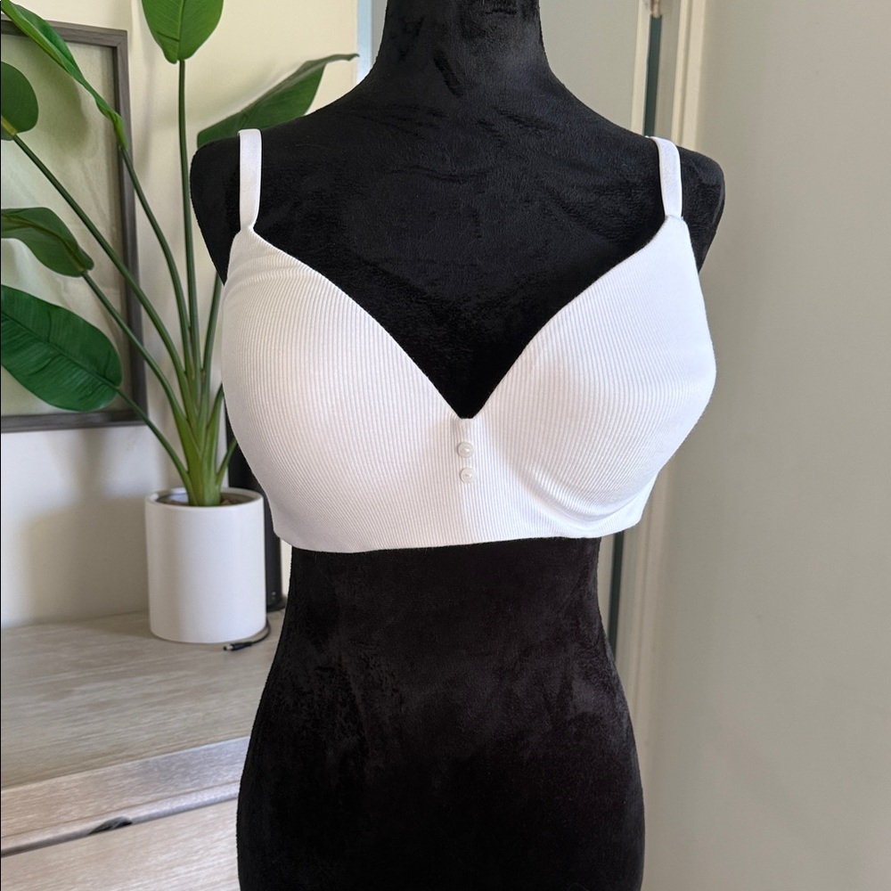 Victoria Secrets wireless T shirt Bra NWT